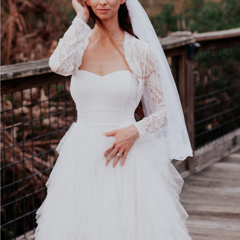 Elegant White tulle Bridal Dress